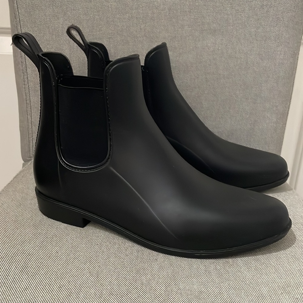 Water Repellent Chelsea Boots